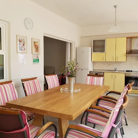 Sunny Paradise, 50 M From Holiday home