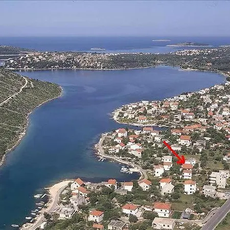 Holiday home Sunny Paradise, 50 M From Podglavica