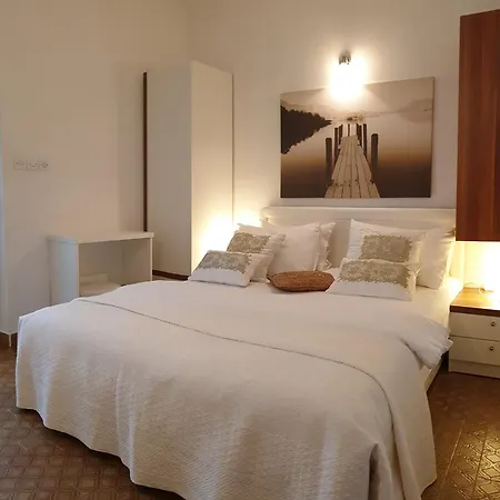 Holiday home Sunny Paradise, 50 M From Podglavica